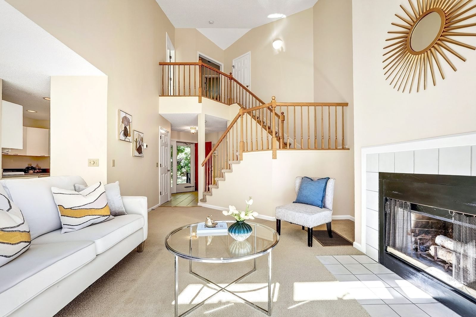 18 Knollwood Court #18 Burlington — Photo 3 of 27