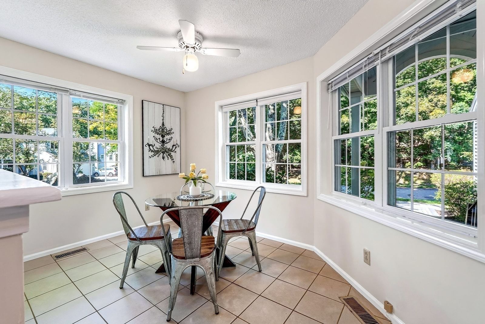 18 Knollwood Court #18 Burlington — Photo 7 of 27