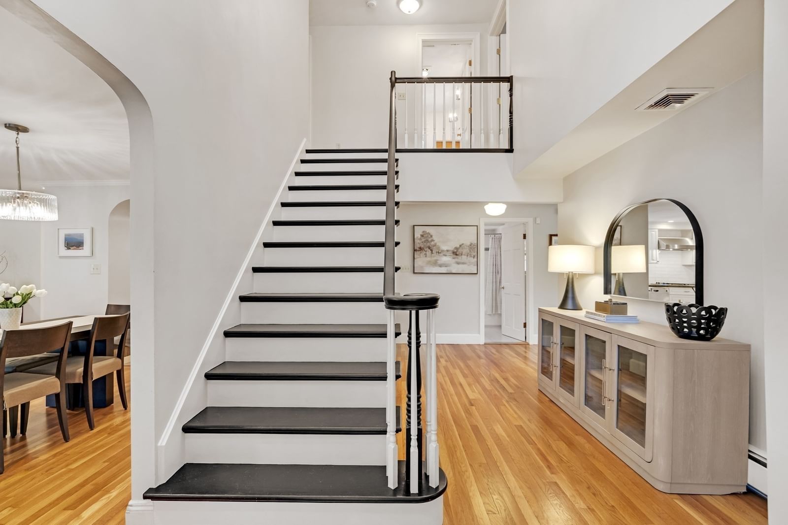32 Webster Rd Lexington — Photo 6 of 38