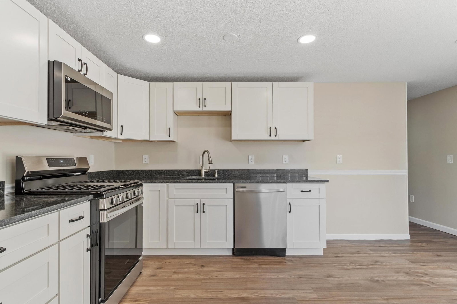 94 Mablin #94 North Andover — Photo 6 of 37