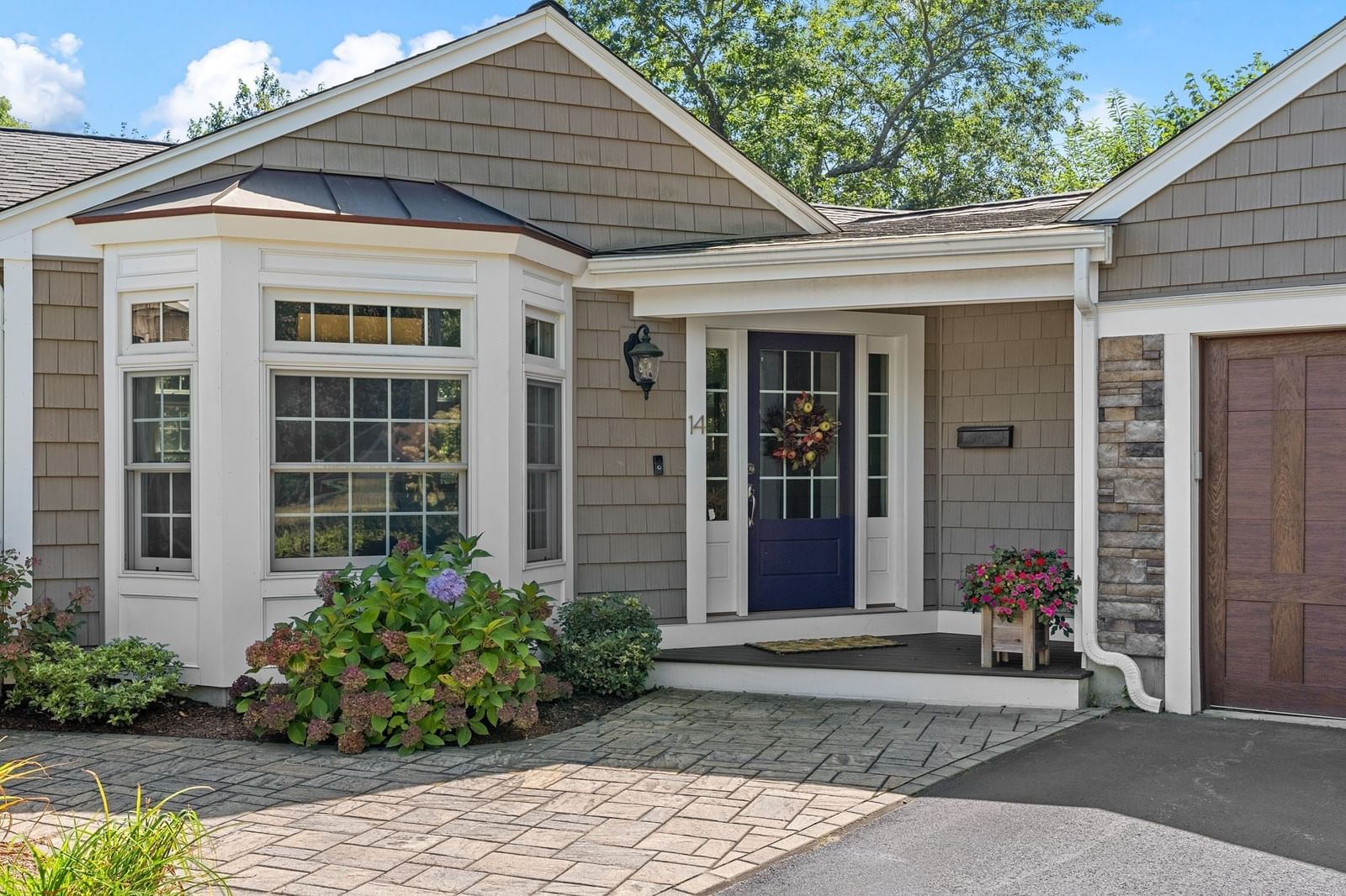 14 Rodman Ln Plymouth — Photo 3 of 41