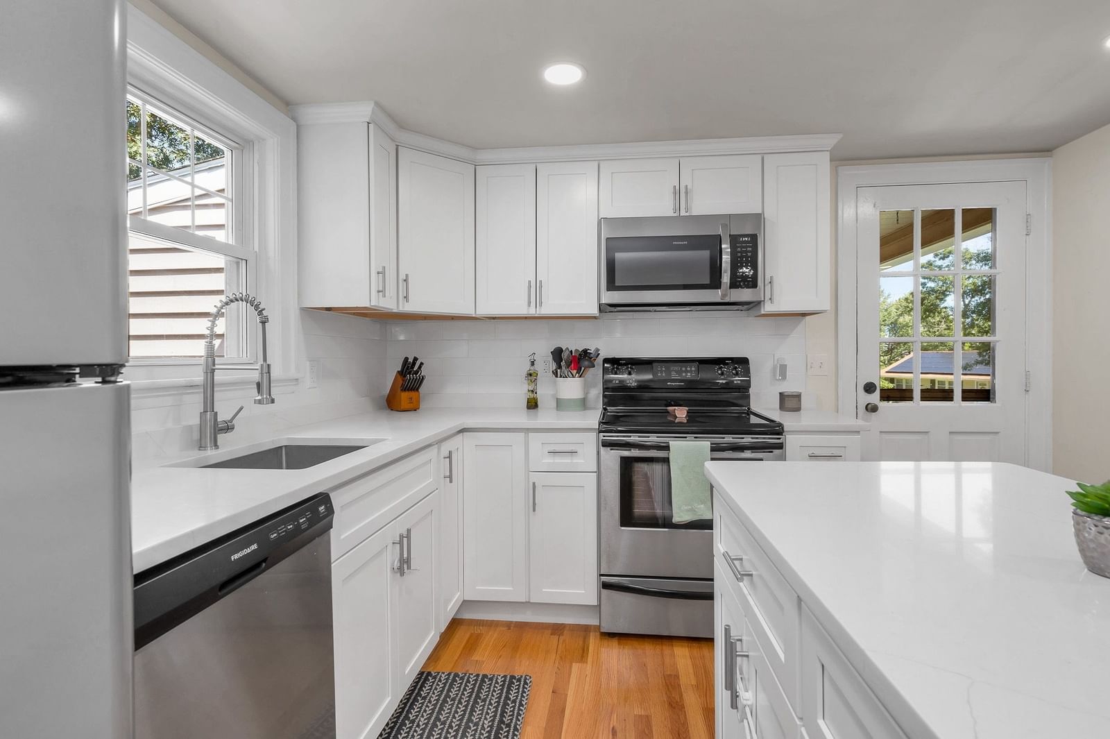 13 Cedar St Chelmsford — Photo 7 of 37