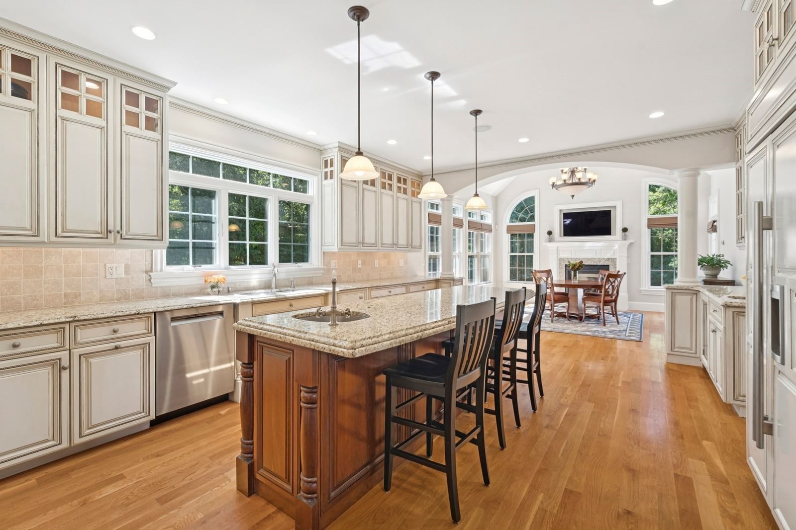 11 Turner Hill Rd Medfield — Photo 8 of 38