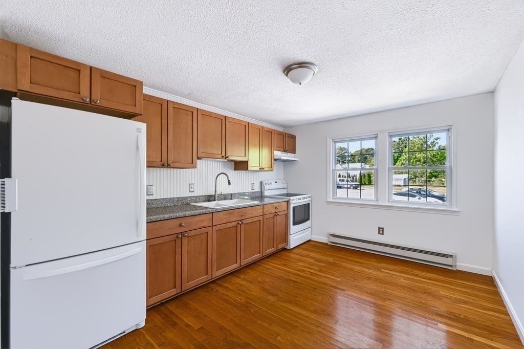 20 Beacon Ave #3 Newburyport — Photo 10 of 26