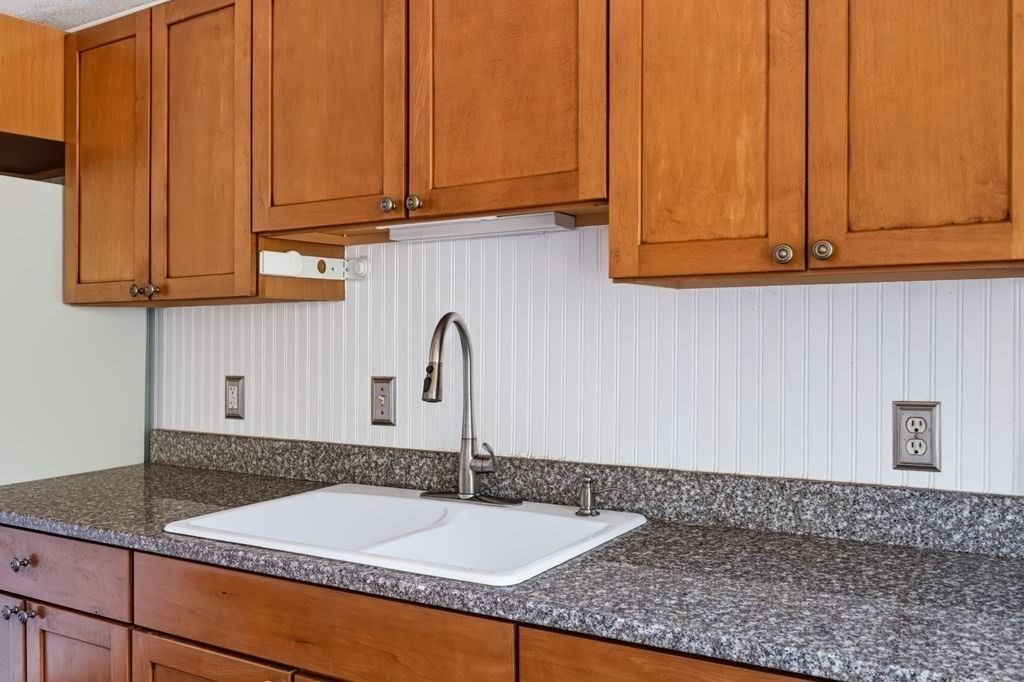 20 Beacon Ave #3 Newburyport — Photo 13 of 26
