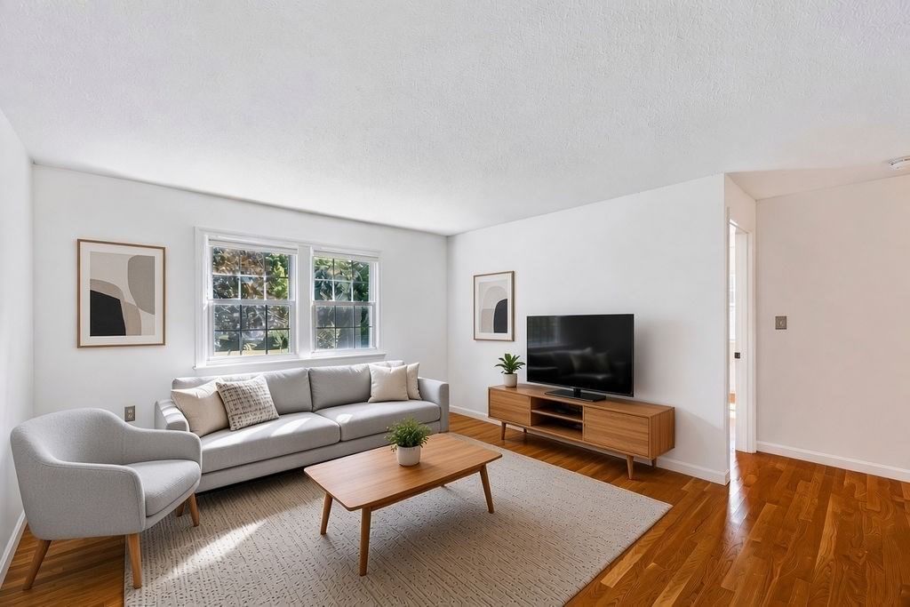 20 Beacon Ave #3 Newburyport — Photo 4 of 26