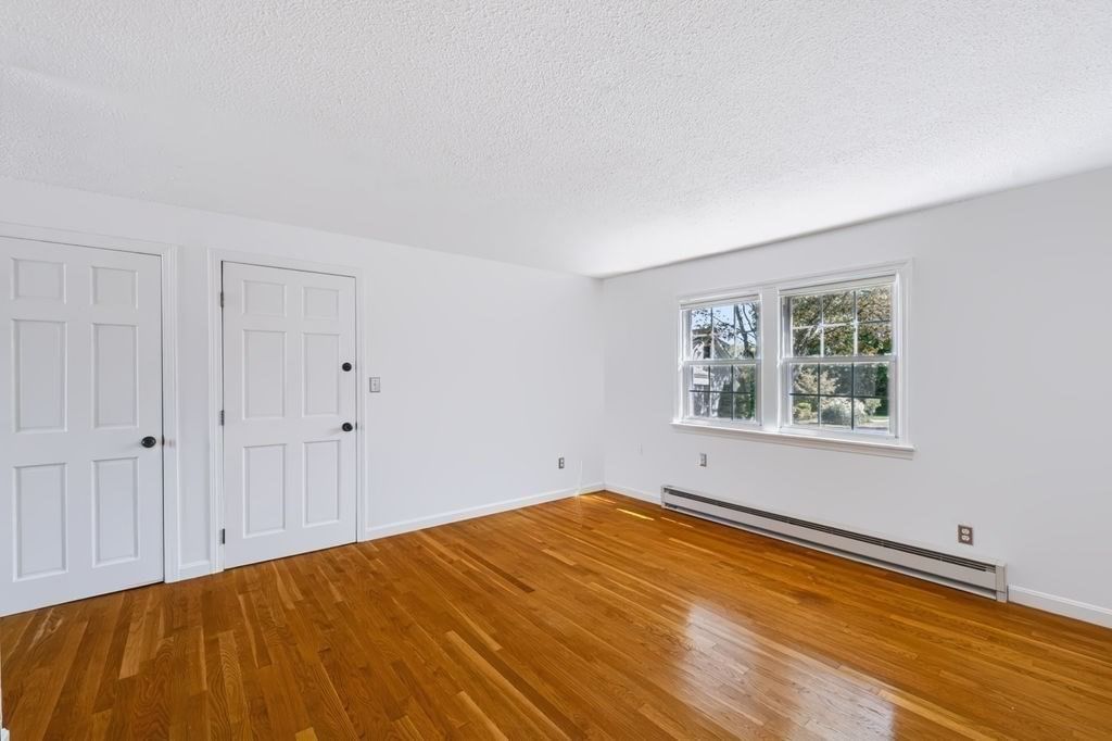 20 Beacon Ave #3 Newburyport — Photo 6 of 26