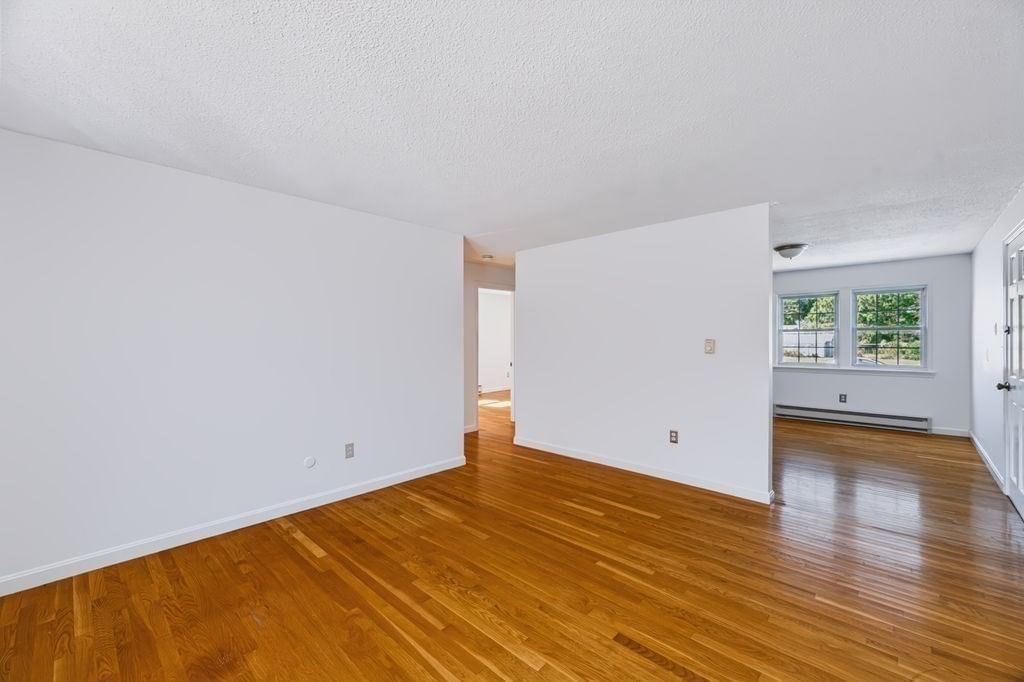 20 Beacon Ave #3 Newburyport — Photo 8 of 26