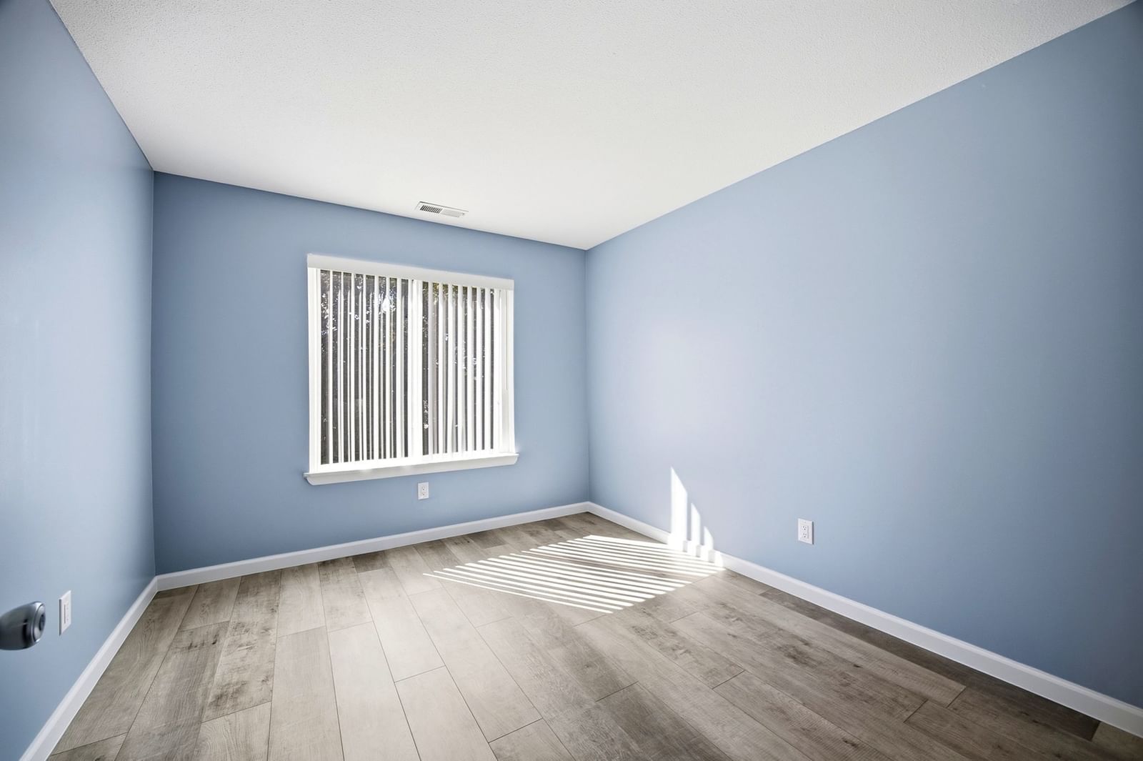 25 Nassau Dr #25 Springfield — Photo 13 of 30