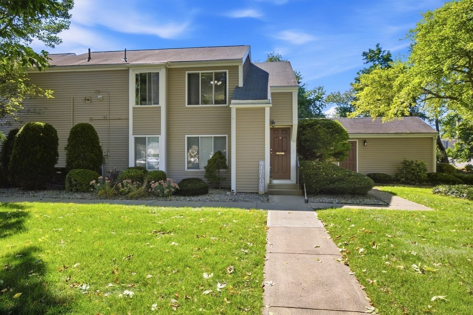 25 Nassau Dr #25 Springfield — Photo 2 of 30