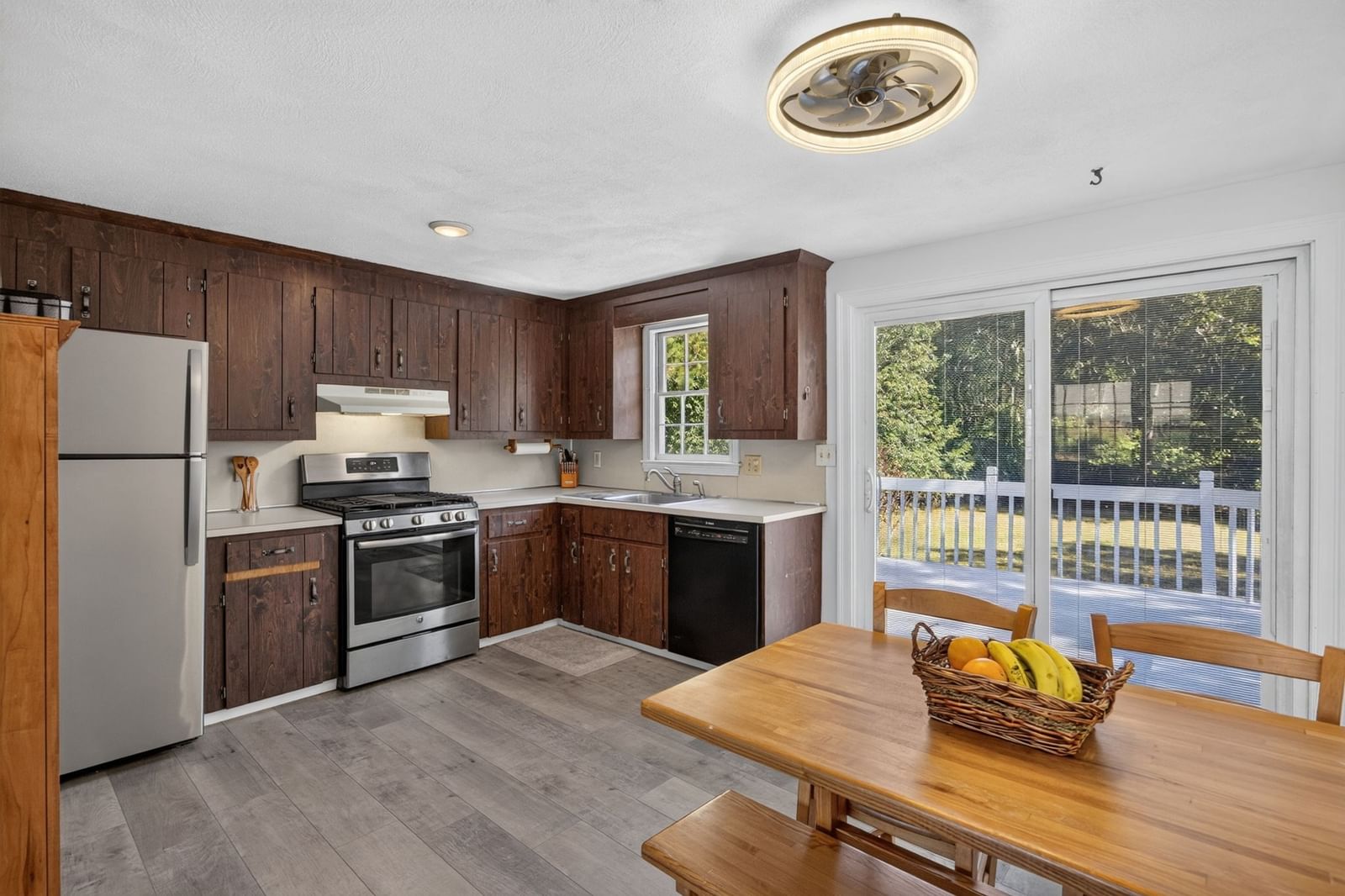 39 Kerrywood Dr Falmouth — Photo 7 of 30
