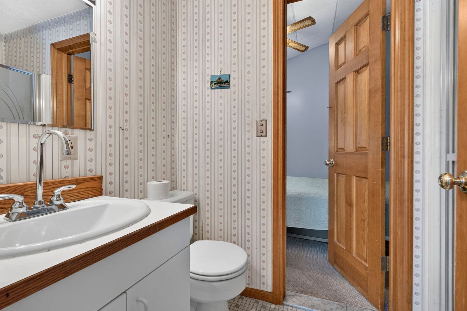 8 Lyndale Rd Worcester — Photo 16 of 35