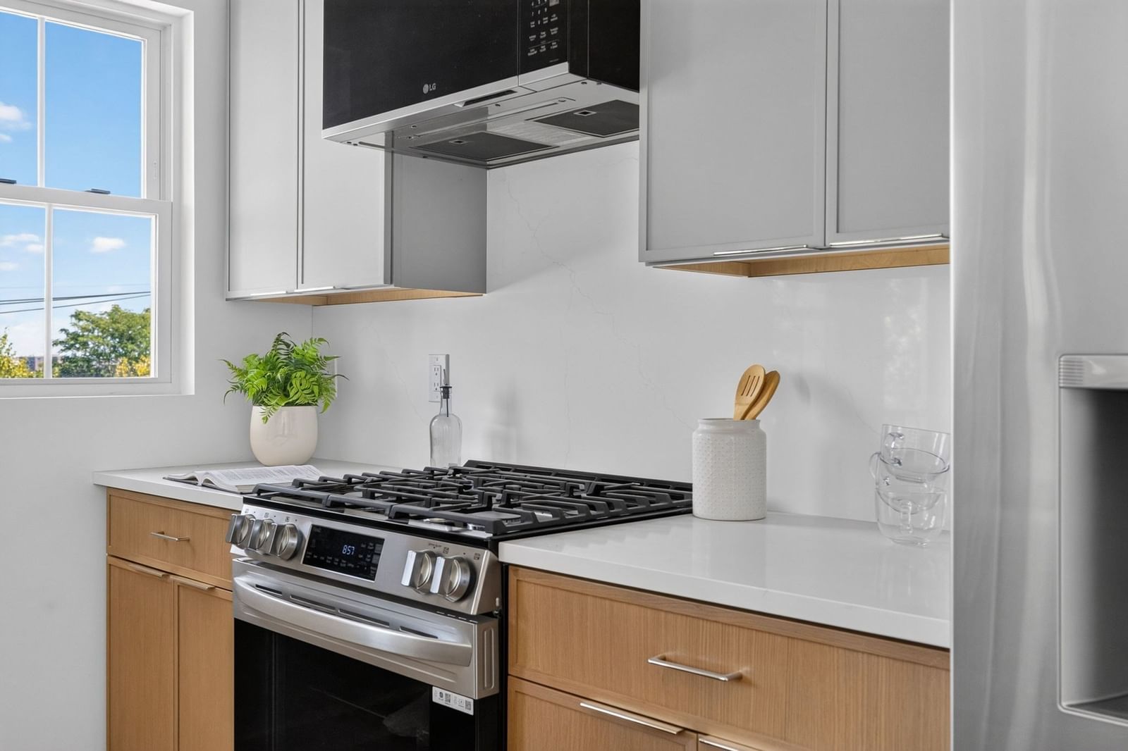146 Jaques St #C Somerville — Photo 4 of 24