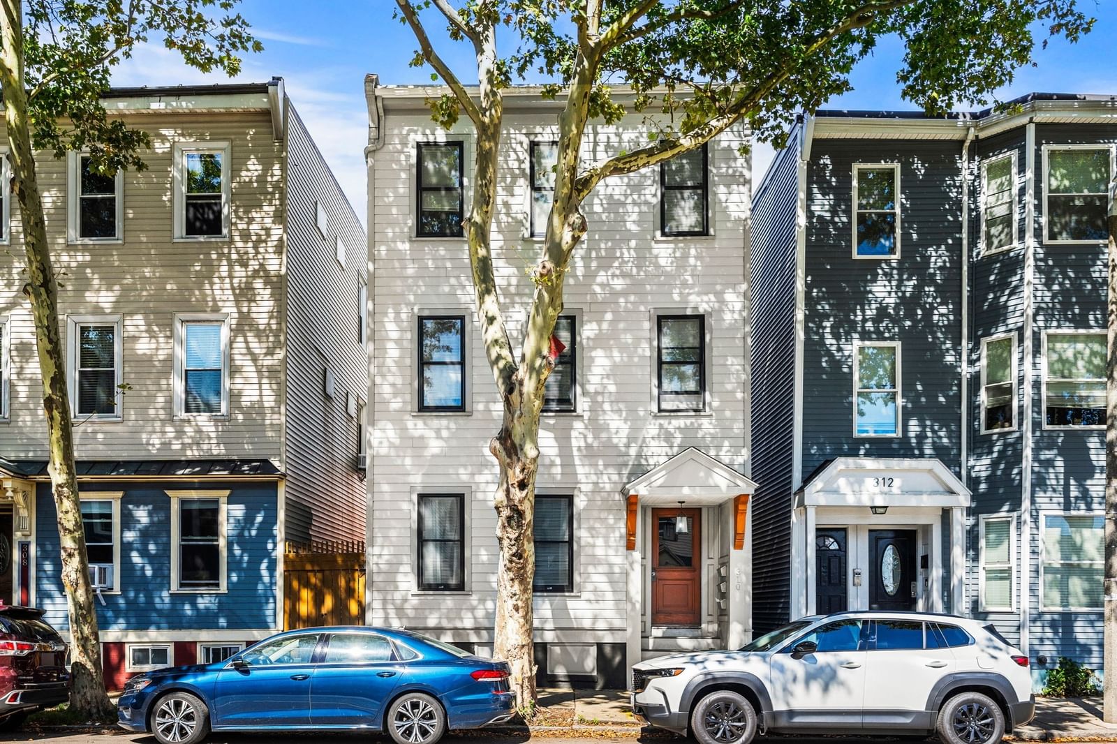 310 Chelsea St Boston — Photo 2 of 9