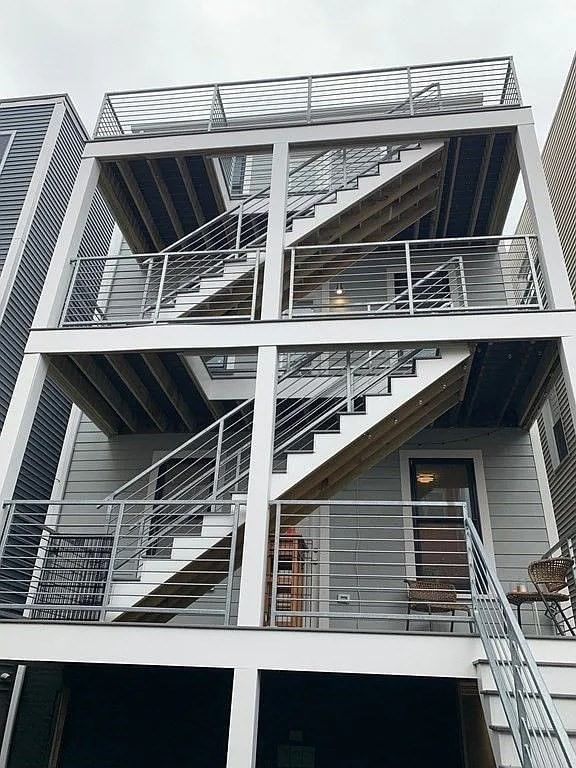 310 Chelsea St Boston — Photo 9 of 9