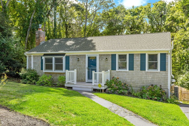 11 Warwick Way