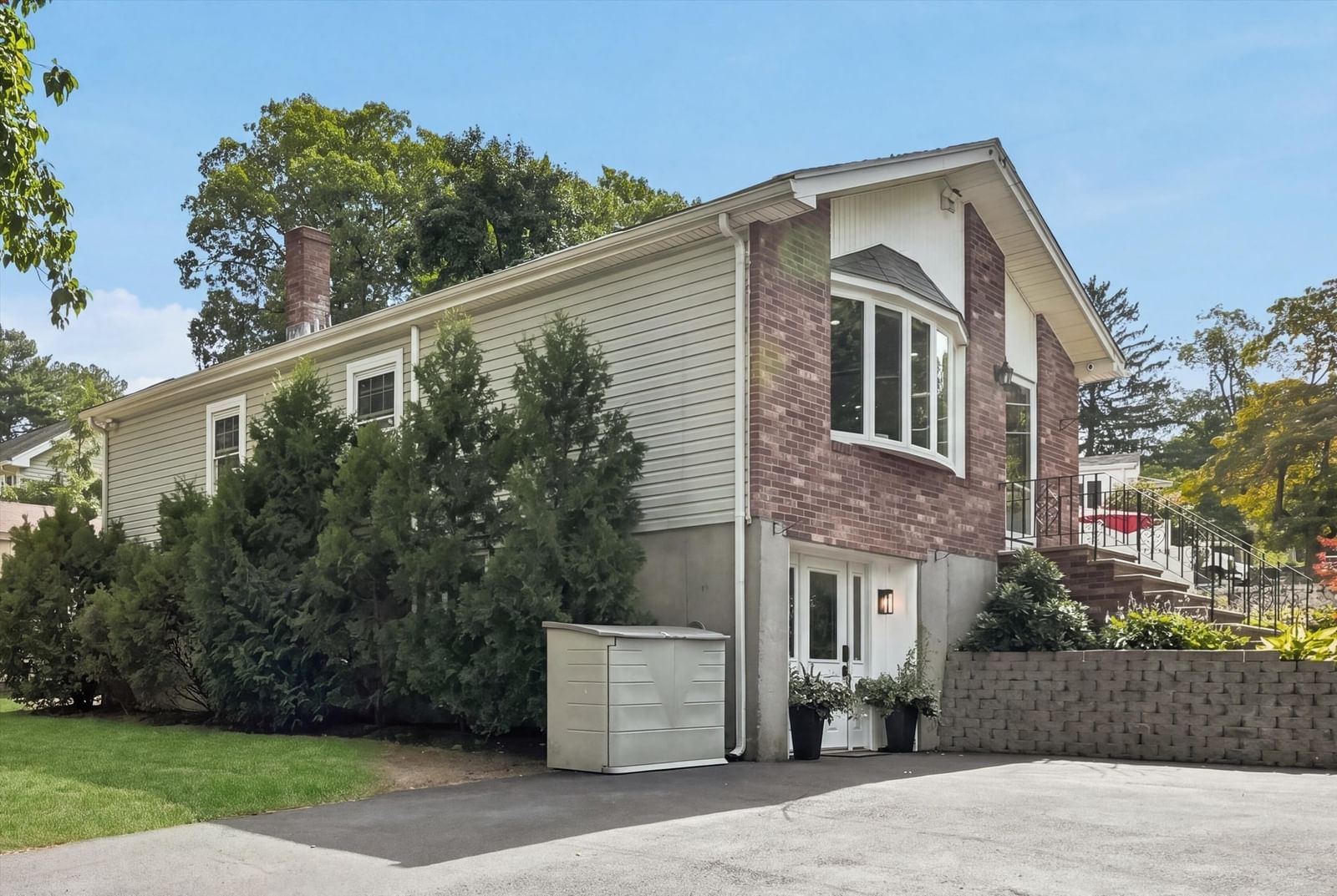 60 Hobson St Saugus — Photo 3 of 39