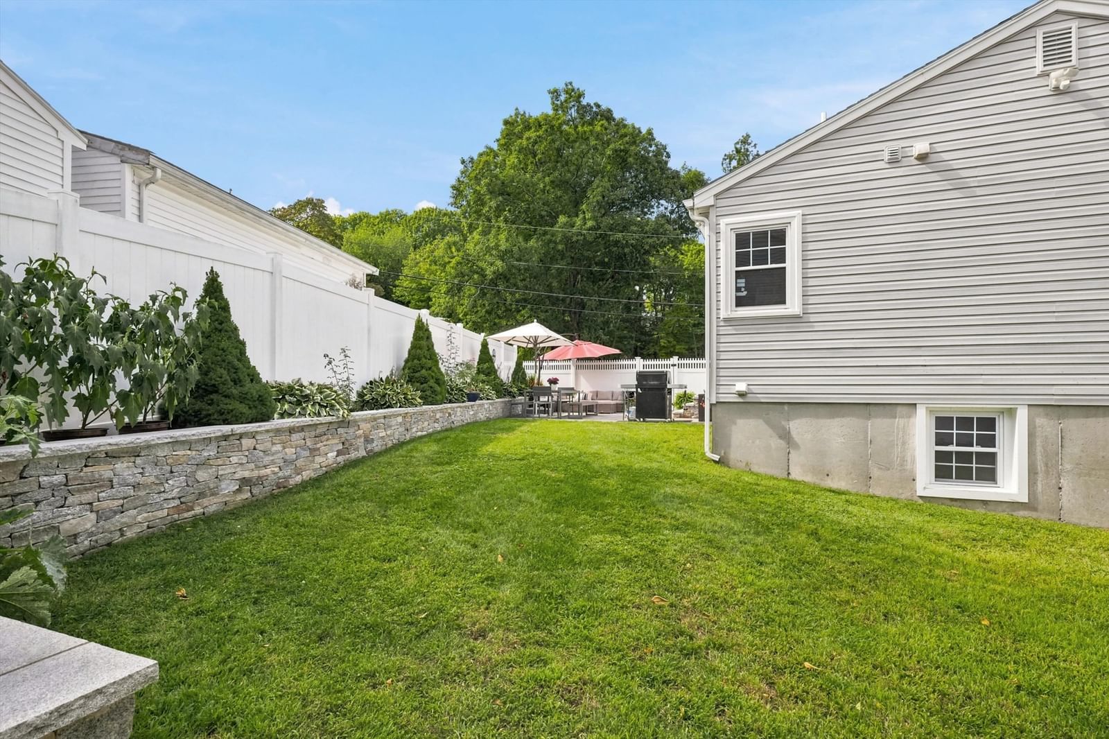60 Hobson St Saugus — Photo 33 of 39