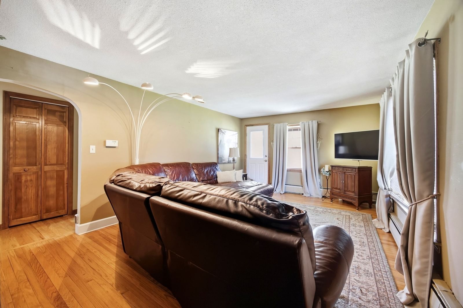 27 Palmer Ave Chicopee — Photo 11 of 36