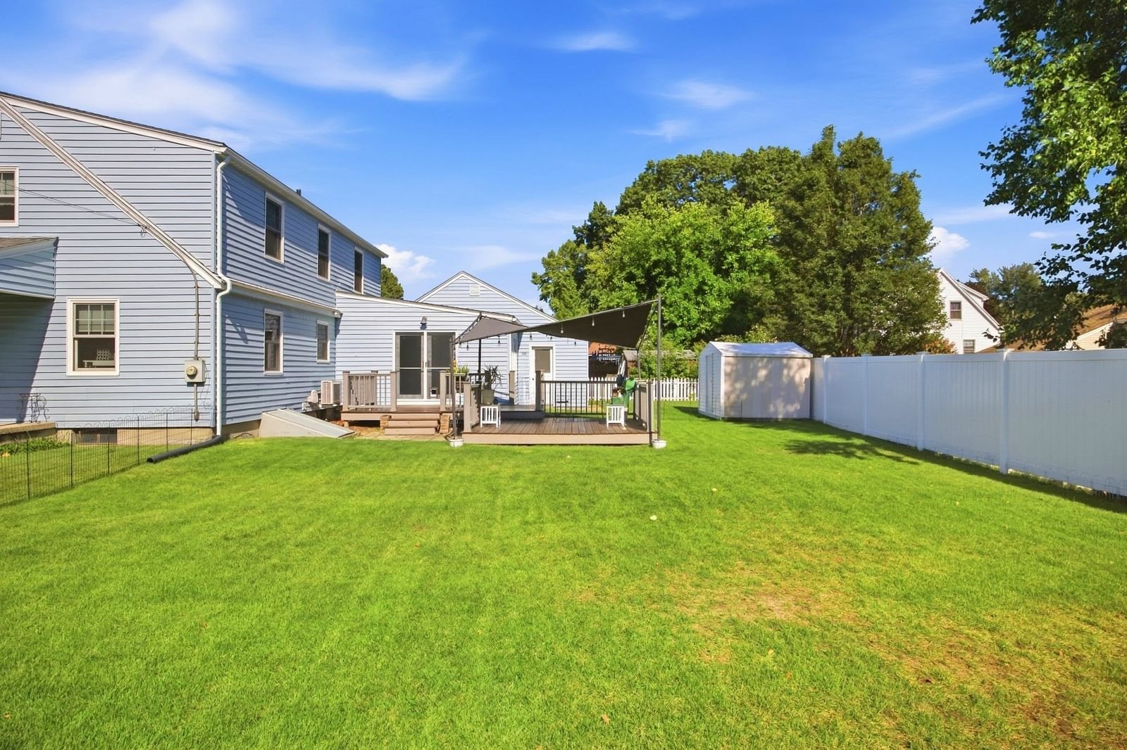 27 Palmer Ave Chicopee — Photo 30 of 36