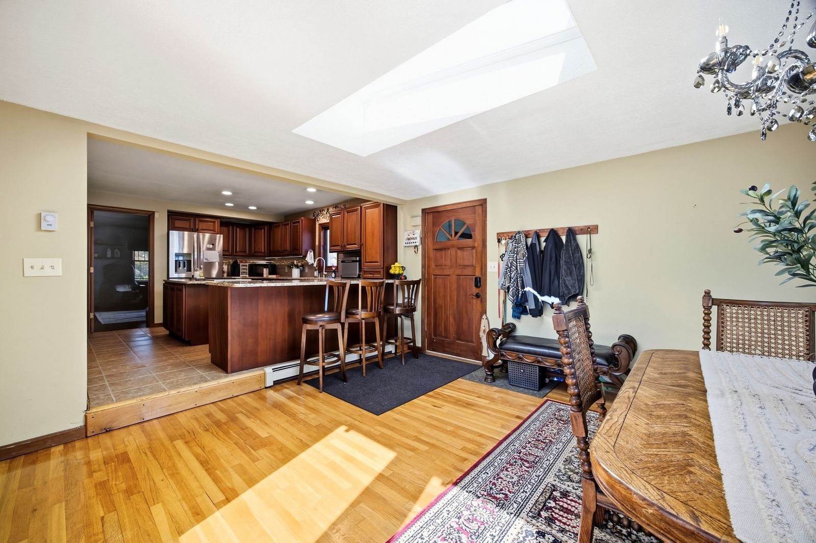 27 Palmer Ave Chicopee — Photo 5 of 36