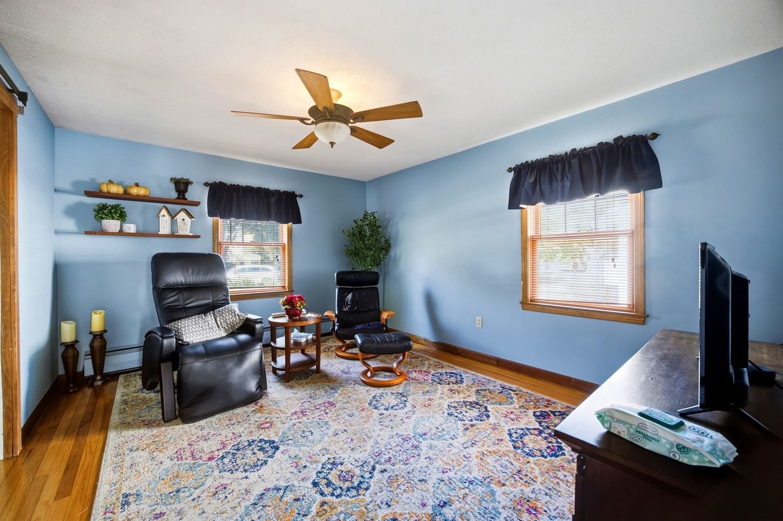 27 Palmer Ave Chicopee — Photo 9 of 36