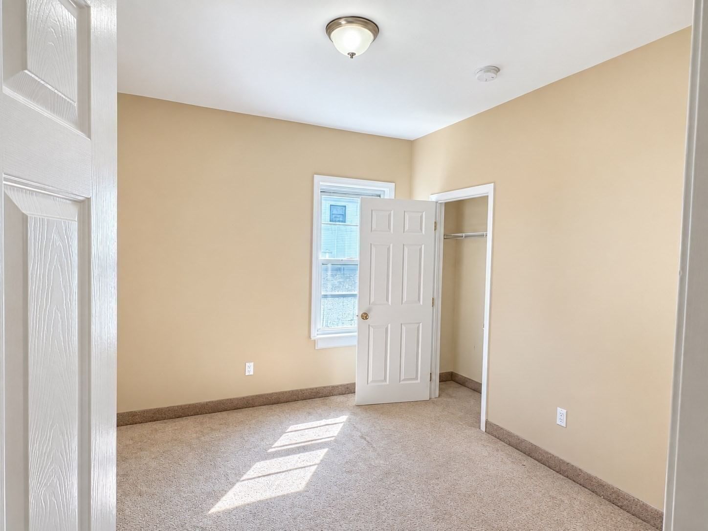 456 Coggeshall St #2 Fall River — Photo 16 of 17