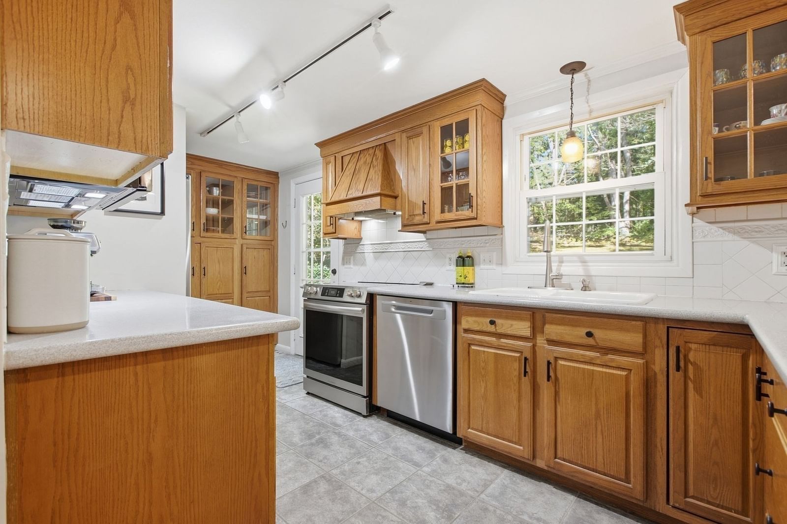 48 Gray Road Andover — Photo 6 of 38