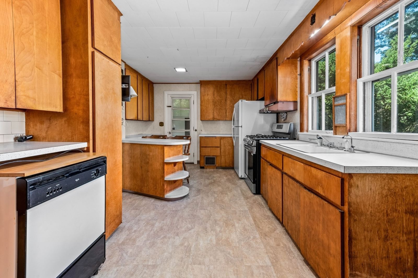 17 Tudor Terrace Newton — Photo 10 of 29