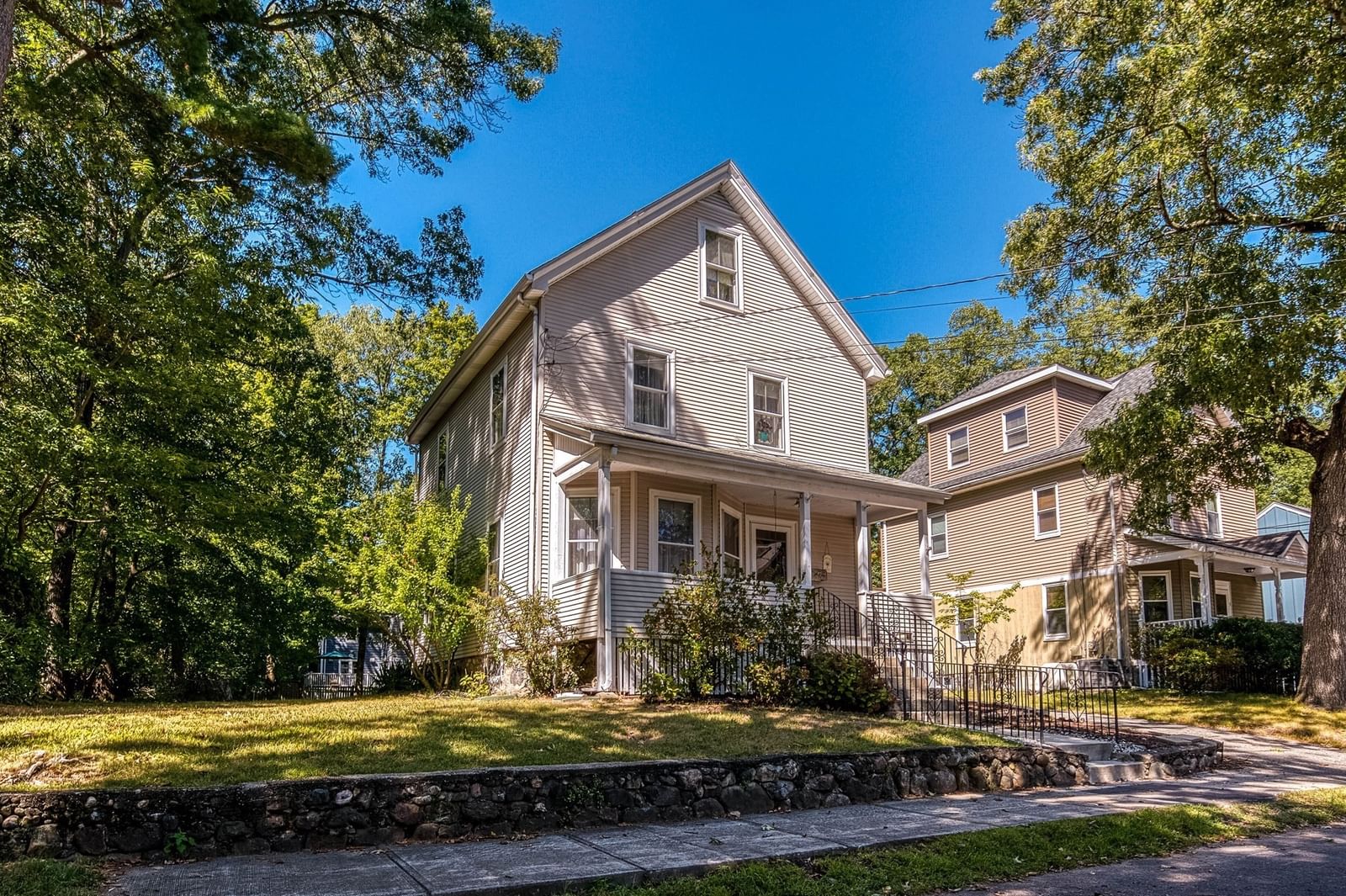 17 Tudor Terrace Newton — Photo 2 of 29