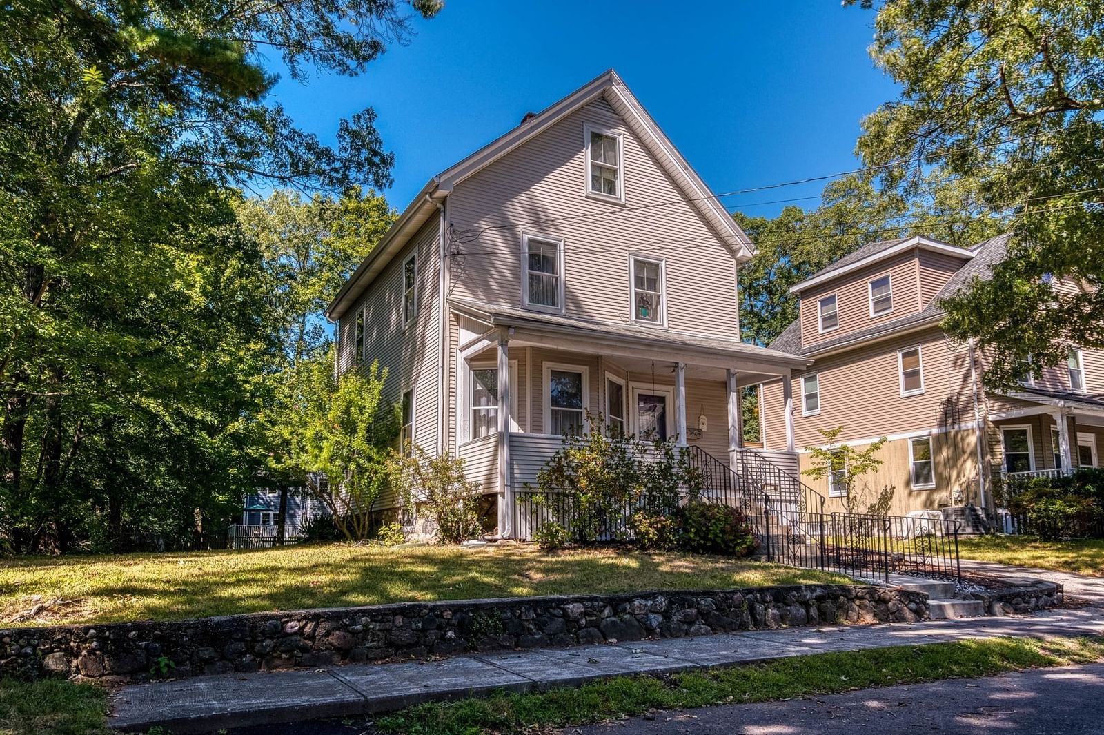 17 Tudor Terrace Newton — Photo 3 of 29