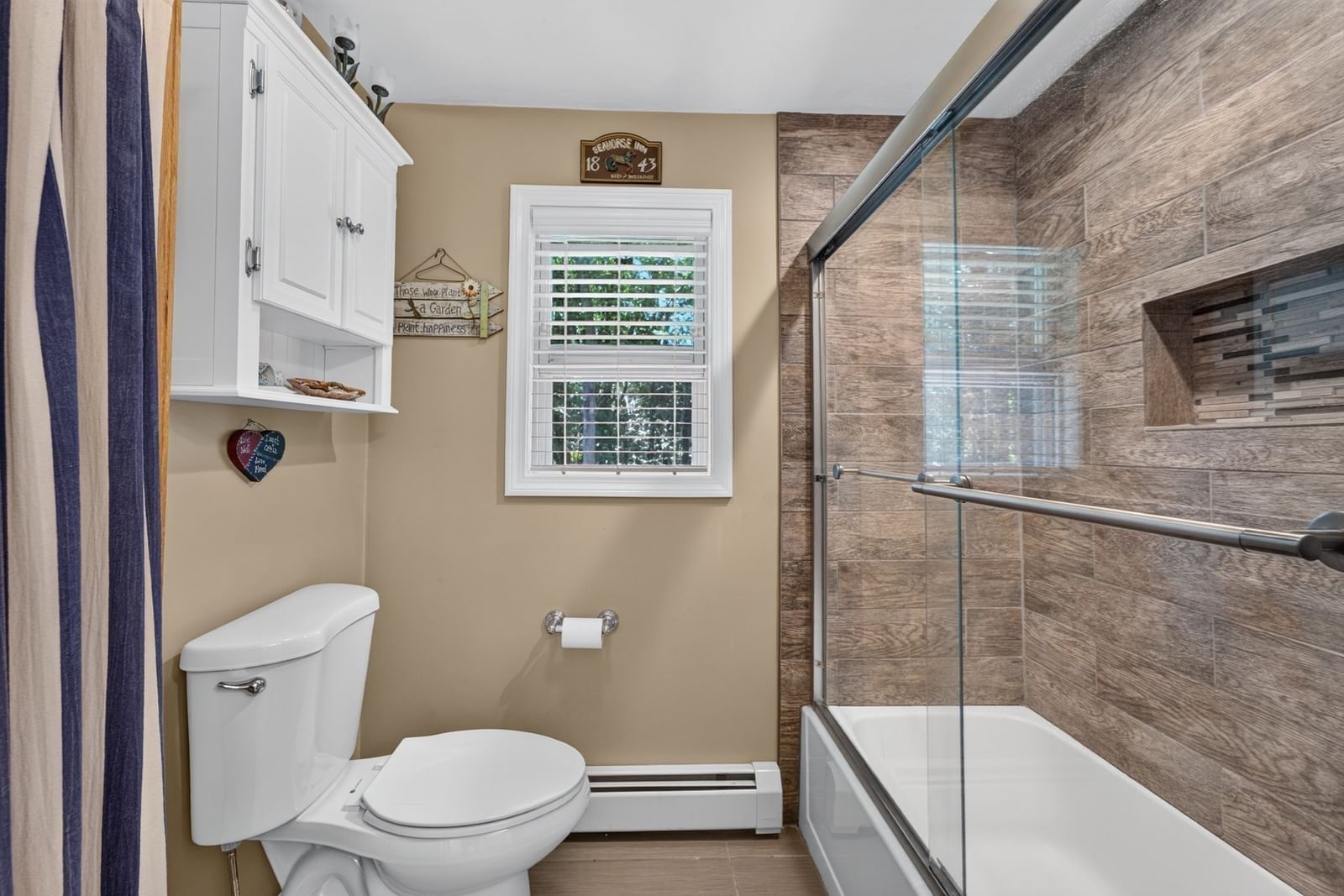 165 Forest Street Hamilton — Photo 17 of 38
