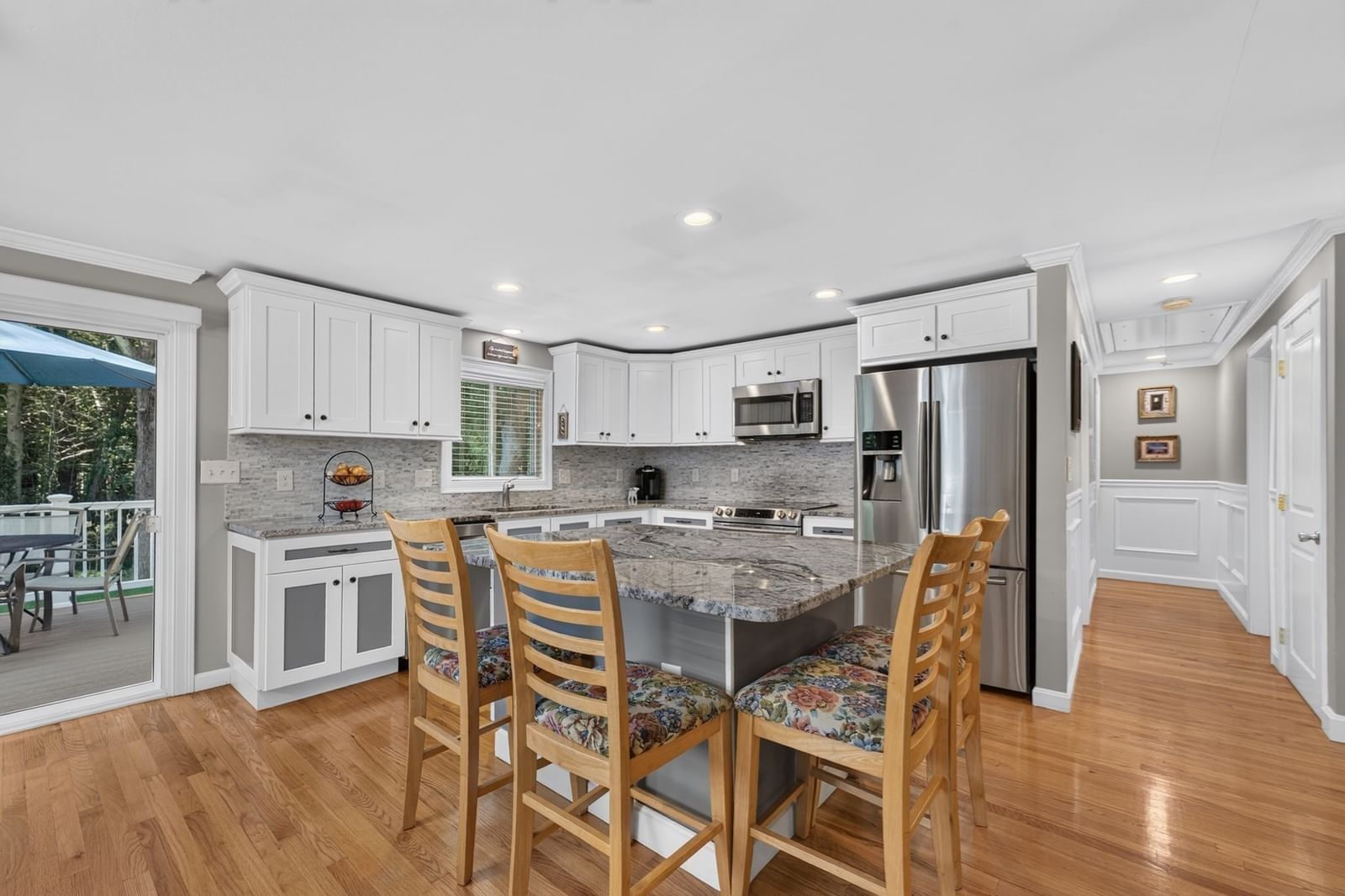 165 Forest Street Hamilton — Photo 6 of 38