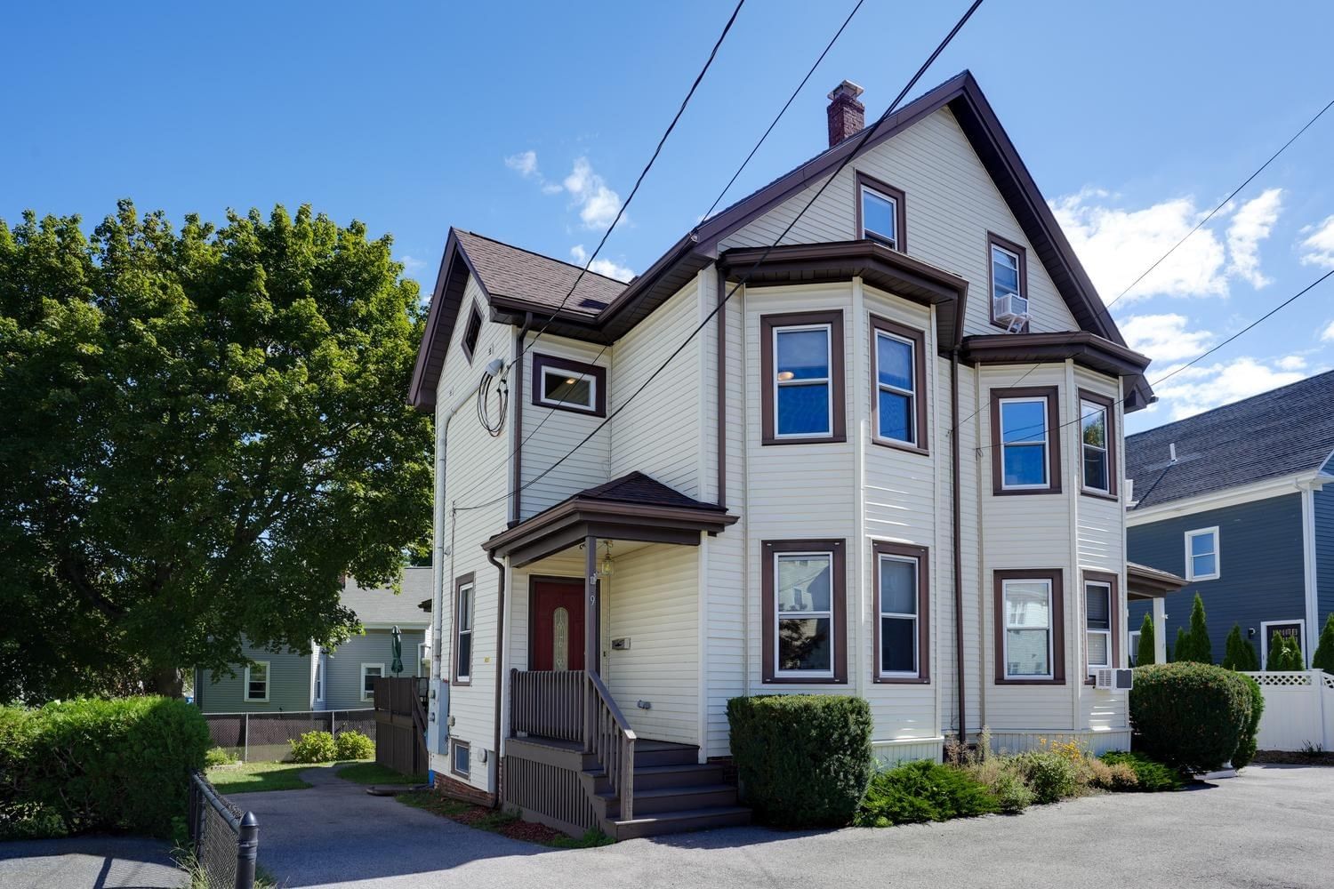 9 Ash St #1 Belmont — Photo 1 of 24