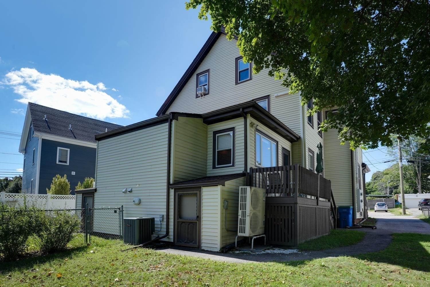 9 Ash St #1 Belmont — Photo 3 of 24