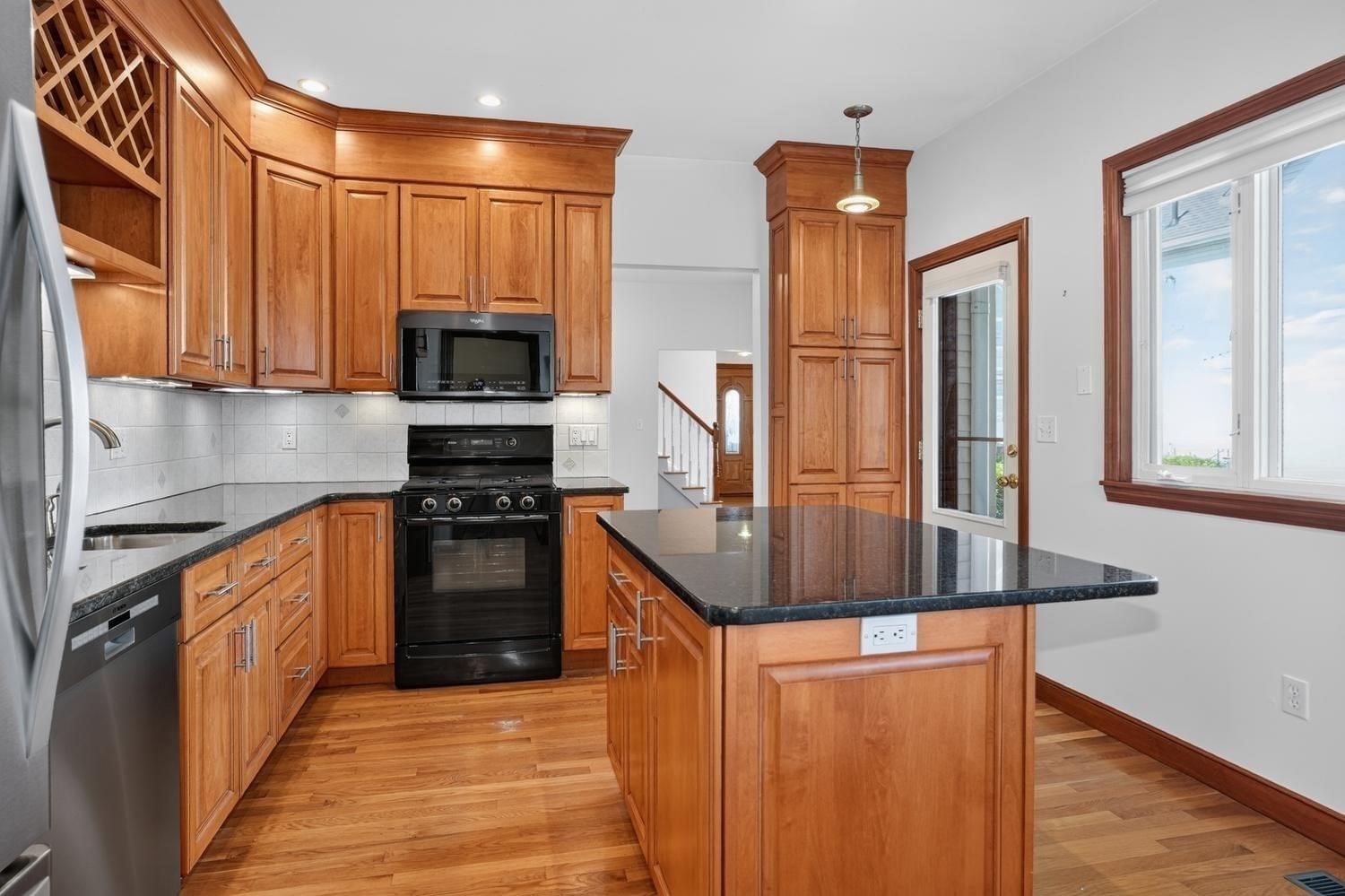 9 Ash St #1 Belmont — Photo 8 of 24