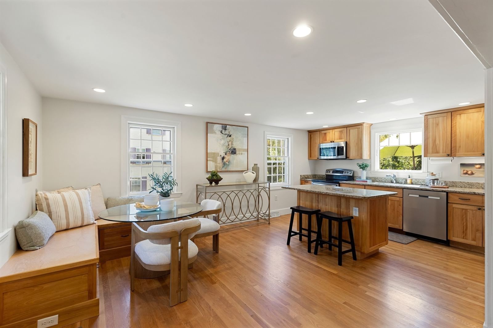 310 Concord Ave Lexington — Photo 10 of 36