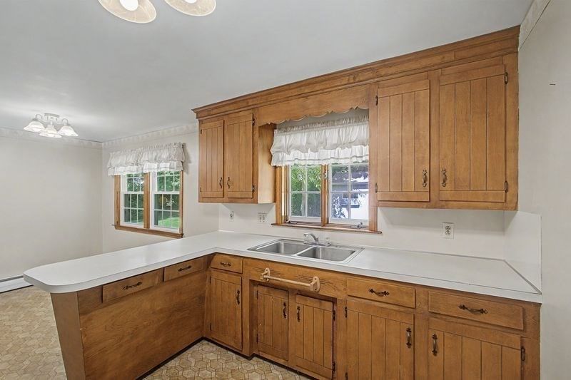 11 Federal Street Blackstone — Photo 13 of 32