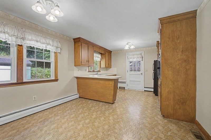 11 Federal Street Blackstone — Photo 15 of 32