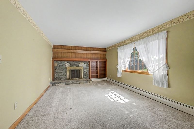 11 Federal Street Blackstone — Photo 9 of 32