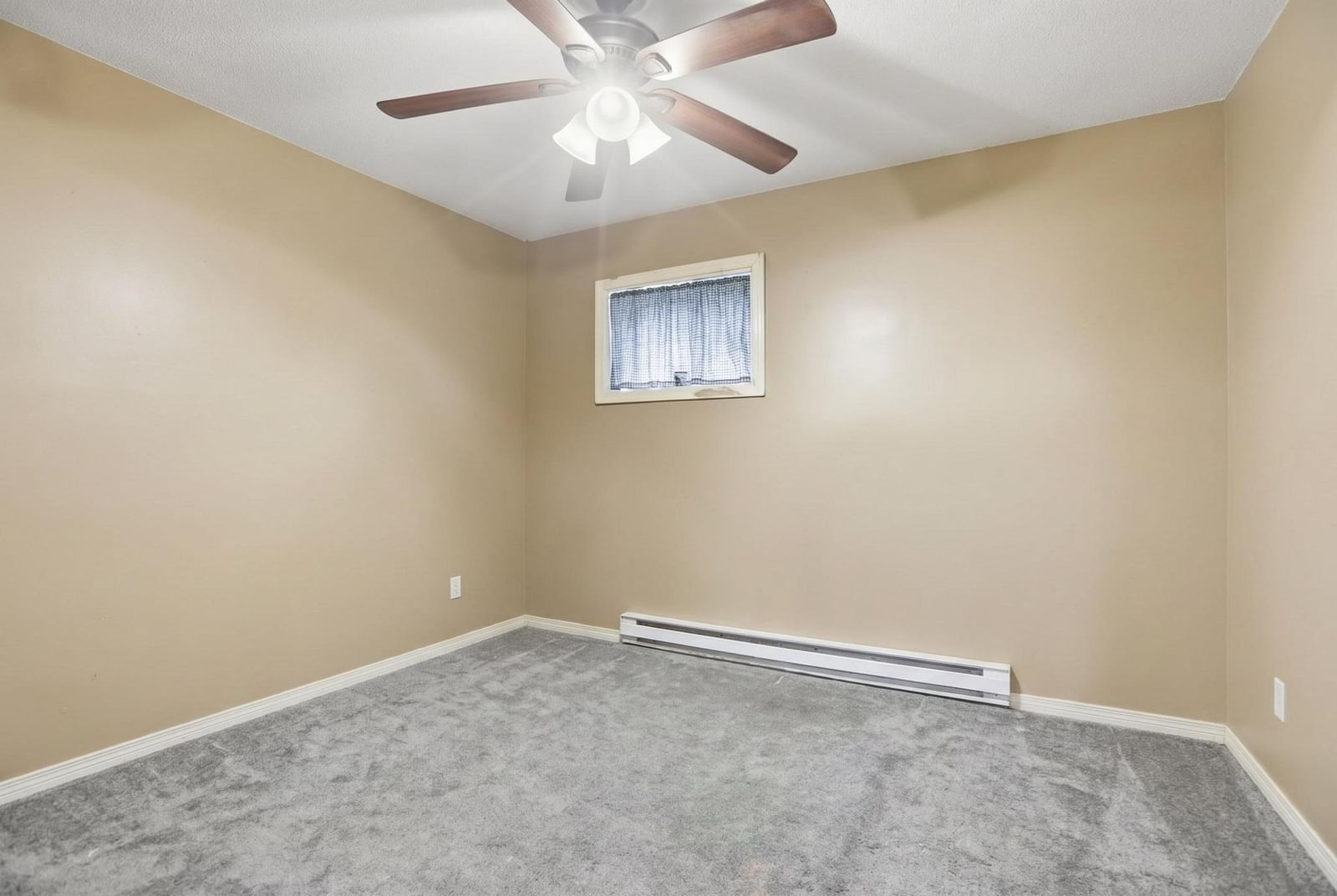 491 W Central St #D2 Franklin — Photo 16 of 20