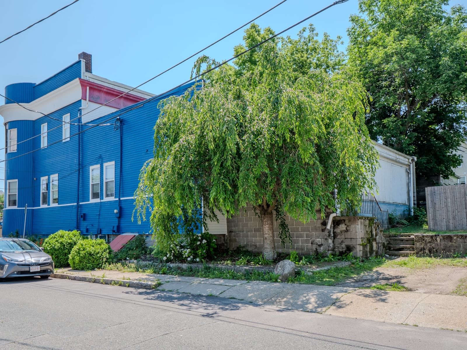 29 Spruce St Milford — Photo 3 of 32