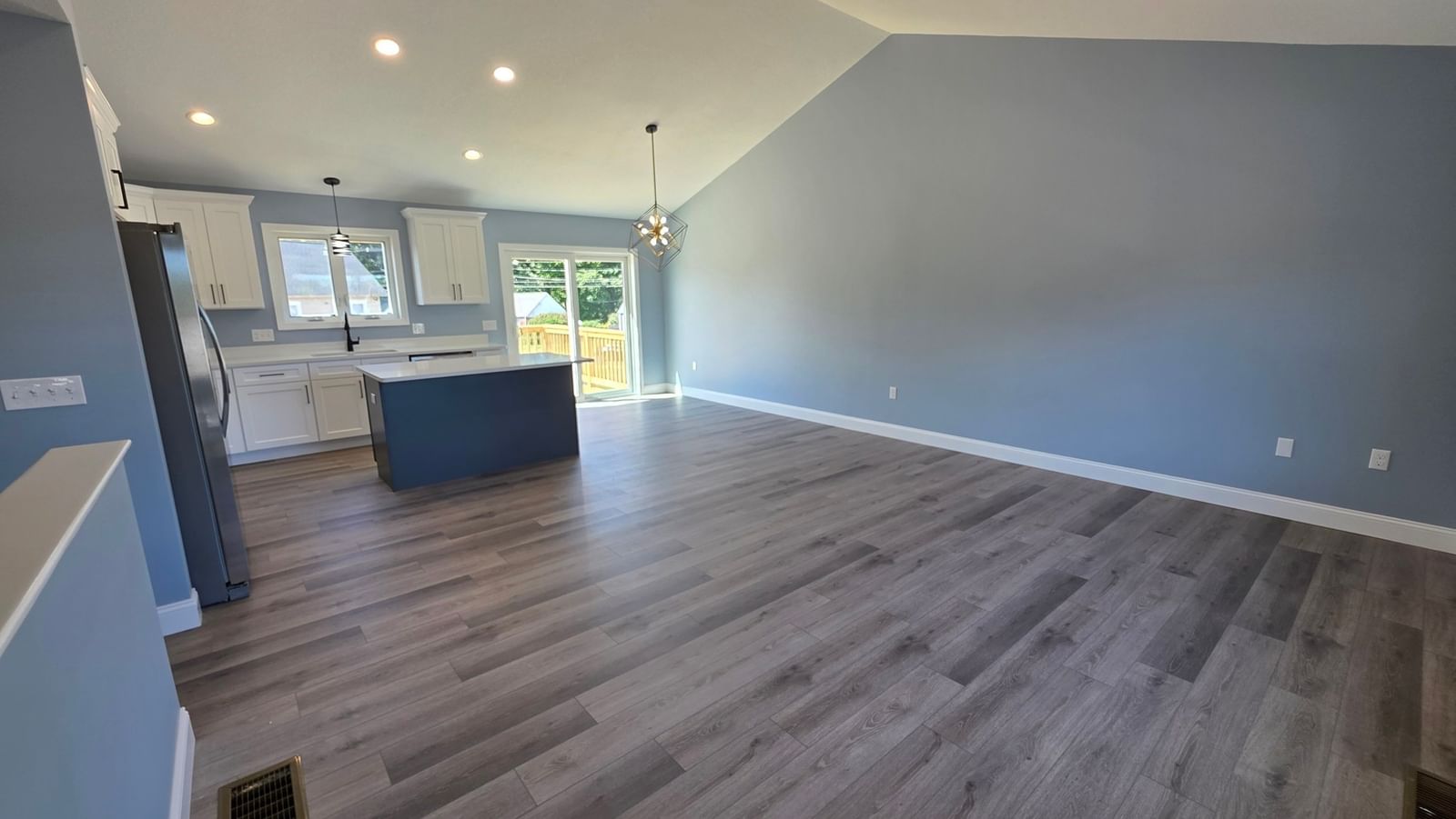 12 Willow St Chicopee — Photo 2 of 42