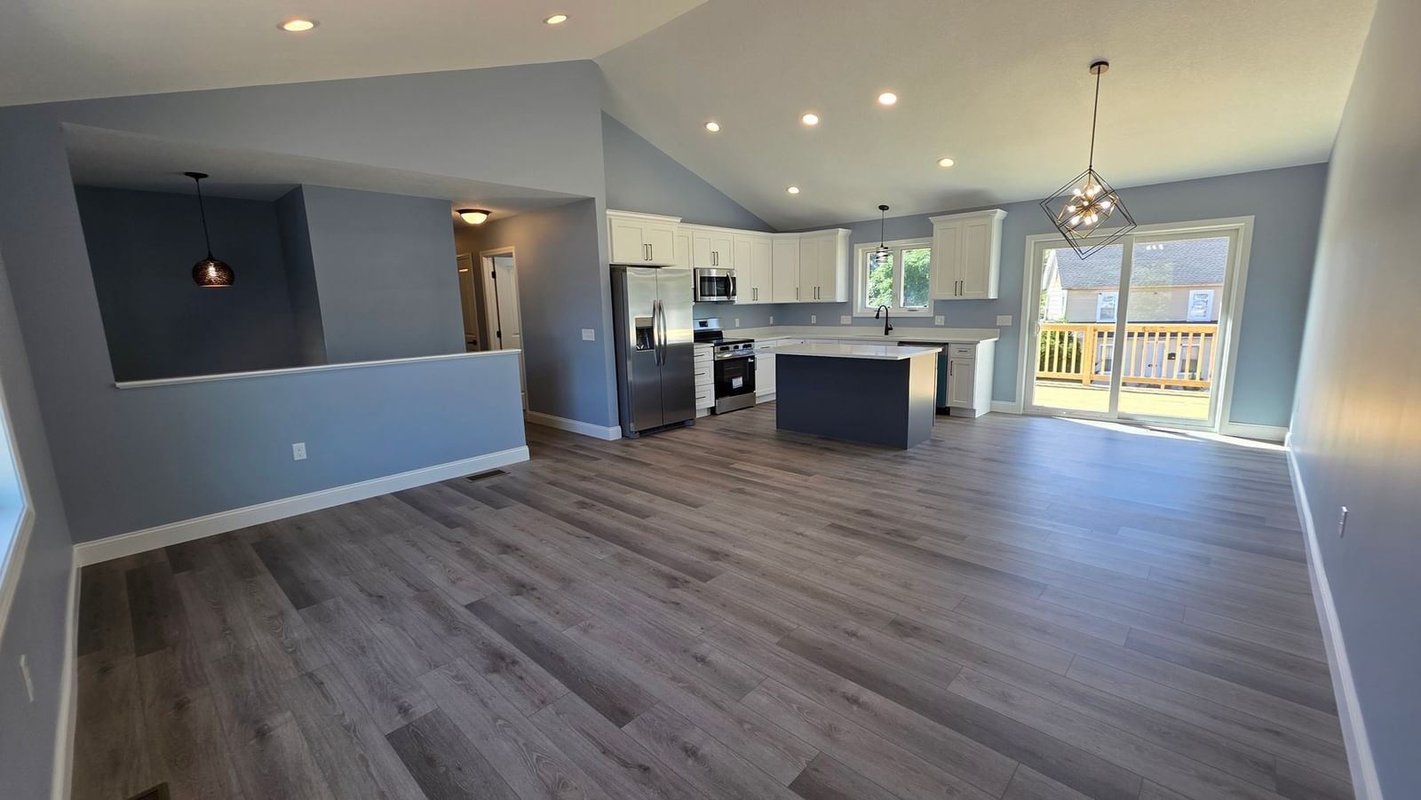 12 Willow St Chicopee — Photo 3 of 42