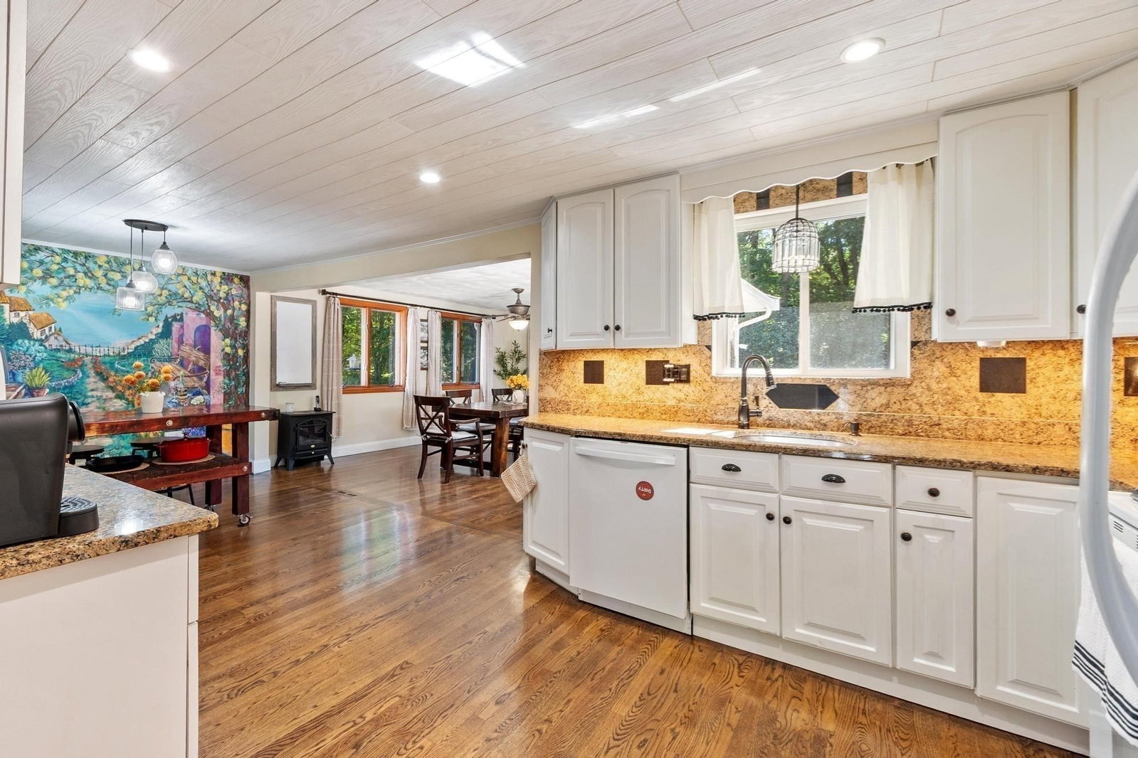 31 Paul Ave Peabody — Photo 10 of 42
