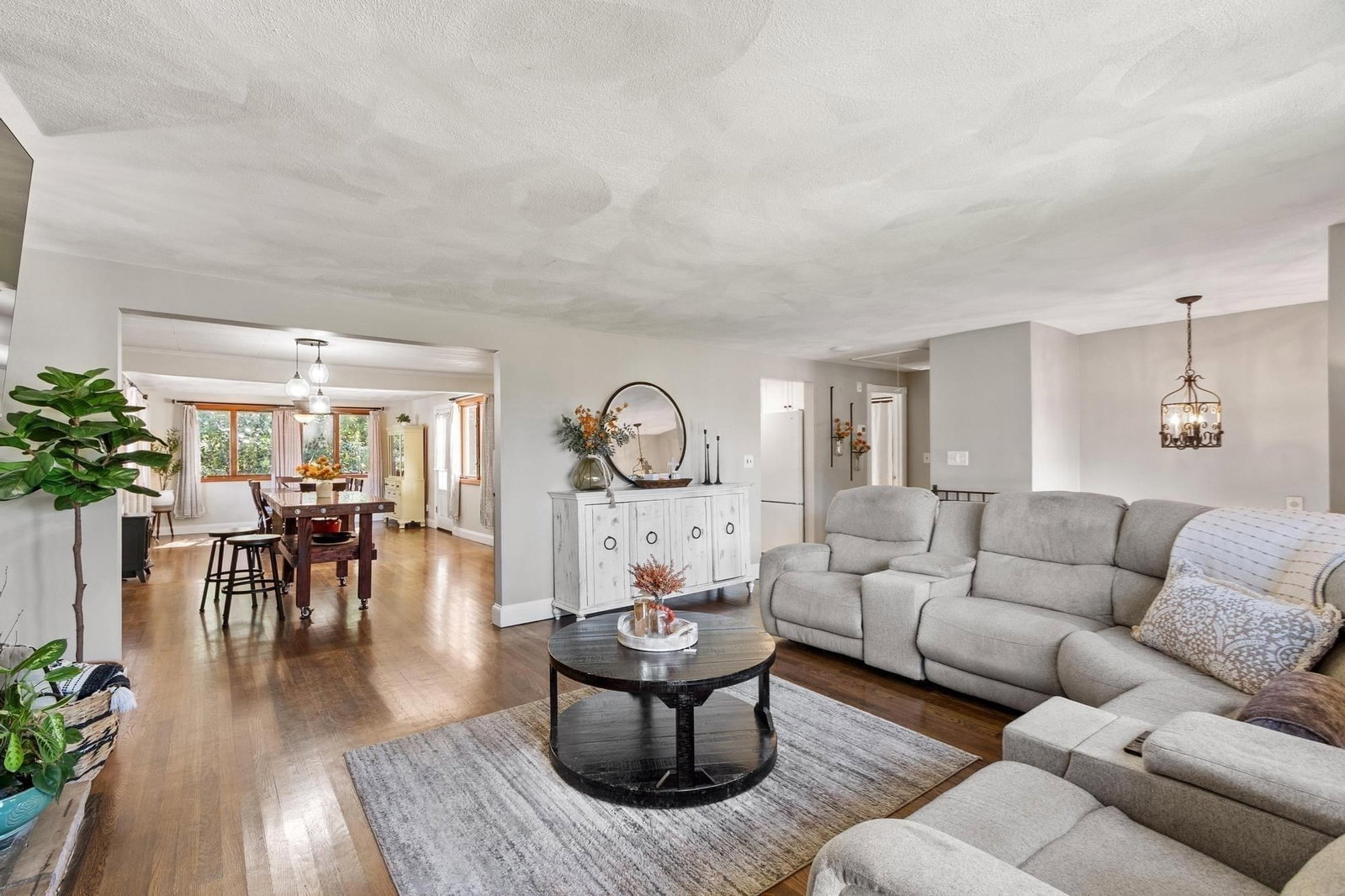 31 Paul Ave Peabody — Photo 6 of 42