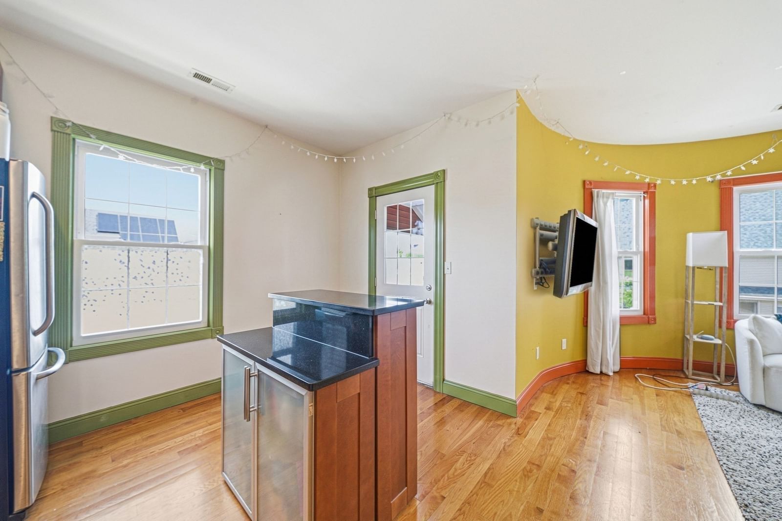 12-14 Everett St #202 Boston — Photo 10 of 28