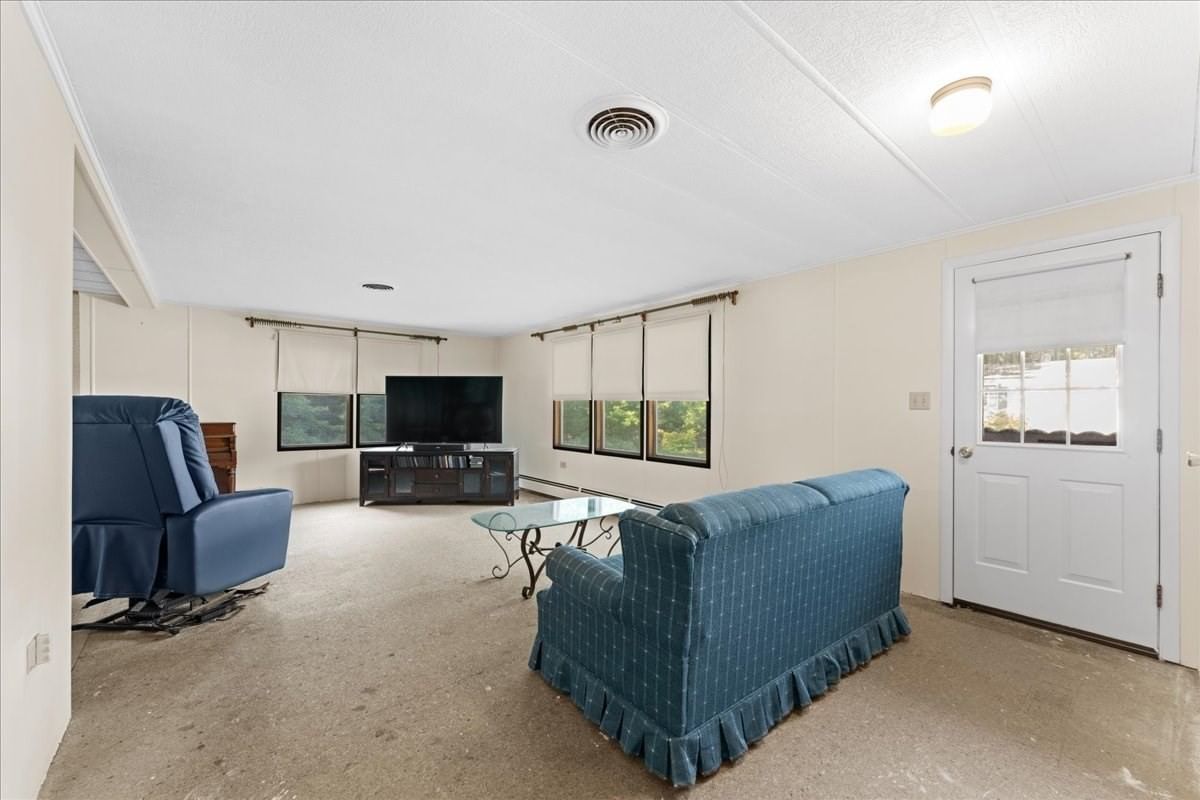 36 Silver Birch Ln Kingston — Photo 3 of 22