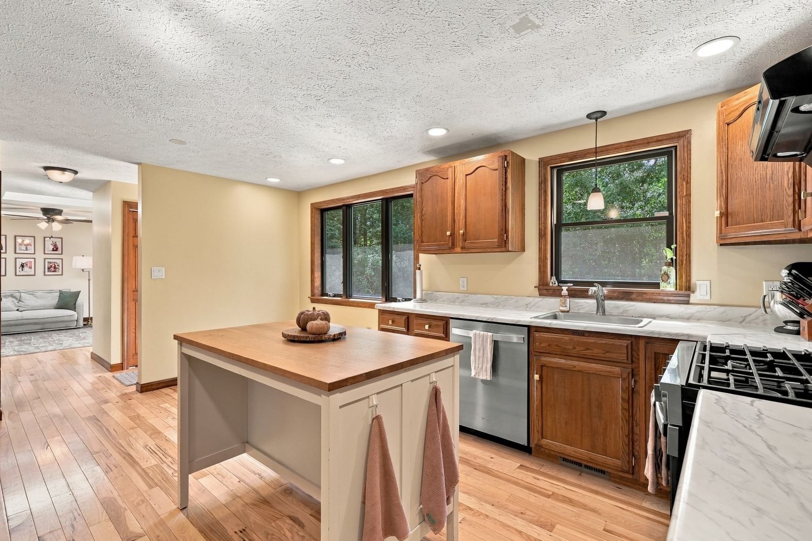 60 Bailey Road Dracut — Photo 11 of 39