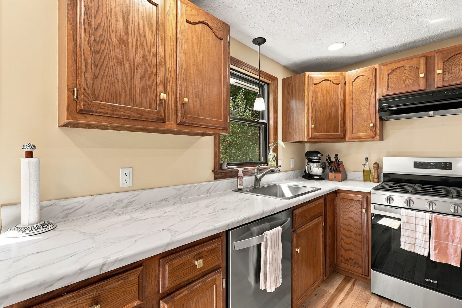60 Bailey Road Dracut — Photo 12 of 39